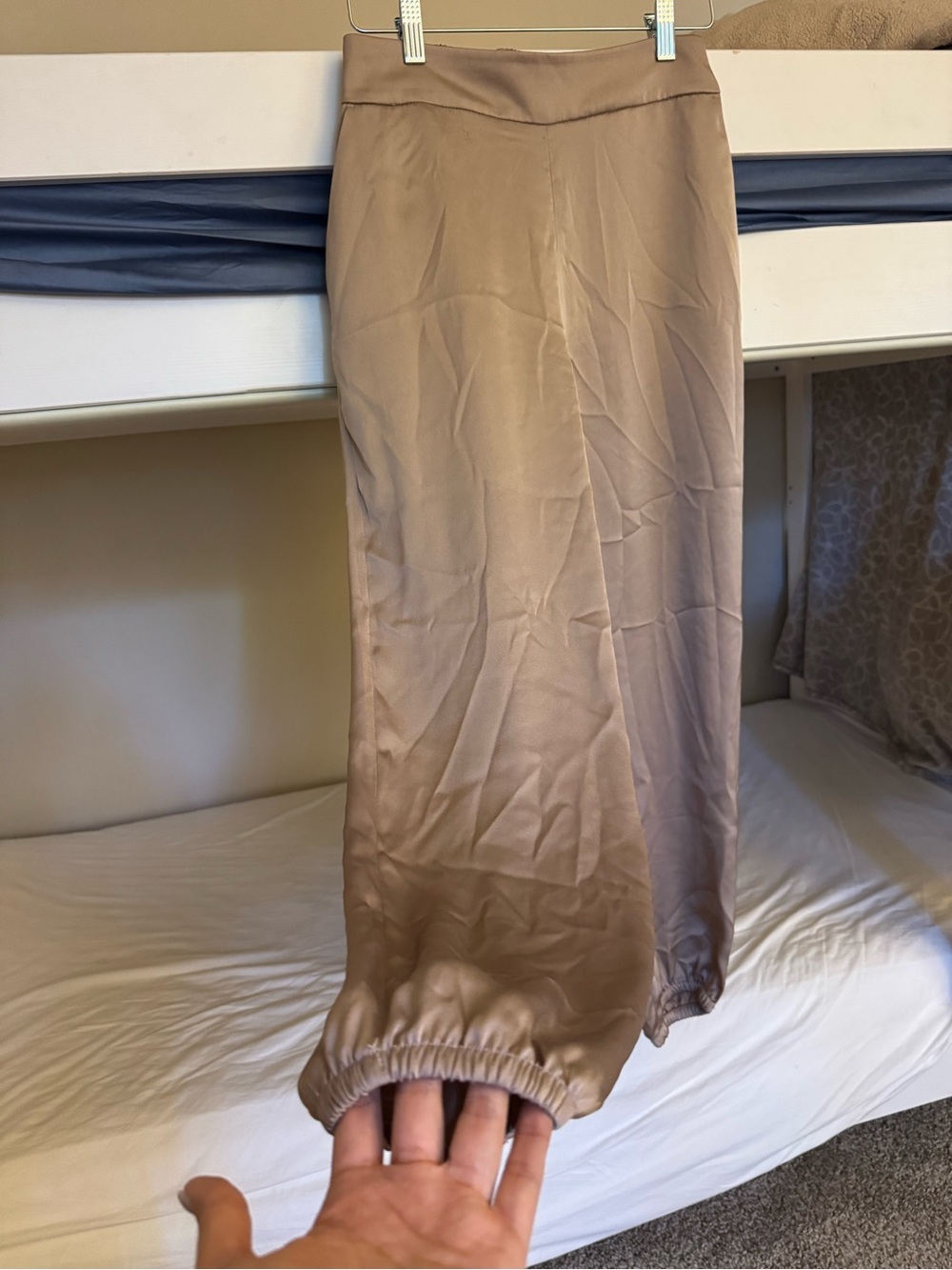 Express Taupe Satin Jogger Pants High Rise Elastic Hem Size XS - Picture 6 of 7